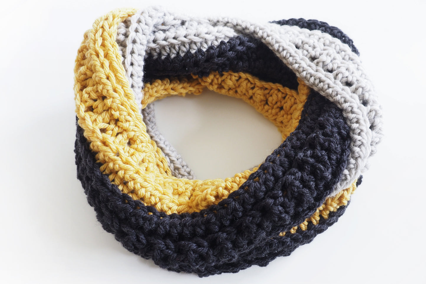 Tri-Toned Infinity Scarf Crochet Pattern